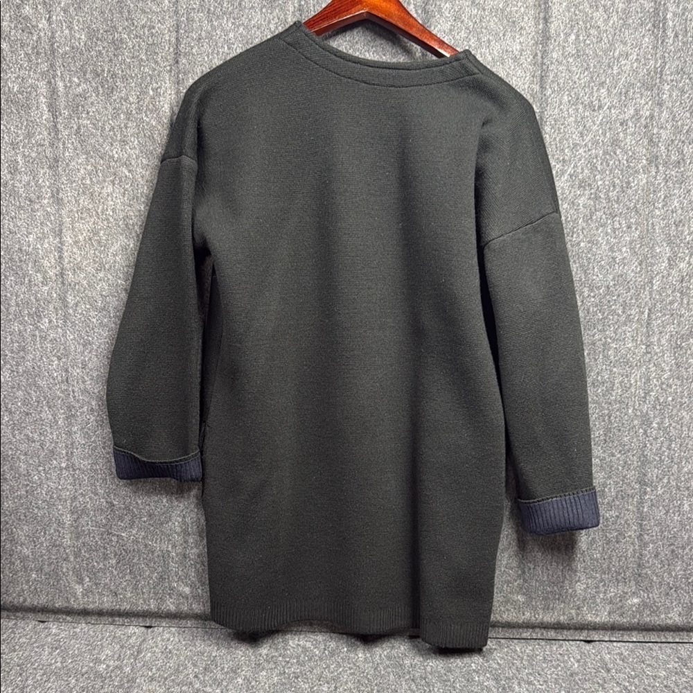 Ann Taylor Black Lightweight Jacket with Modern Design - Picture 3 of 3